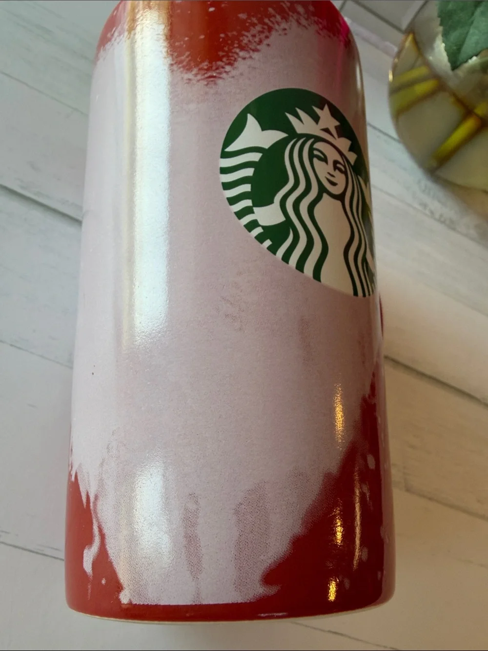 Starbucks Red Ombre Ceramic Mug with Green Logo  Heart design